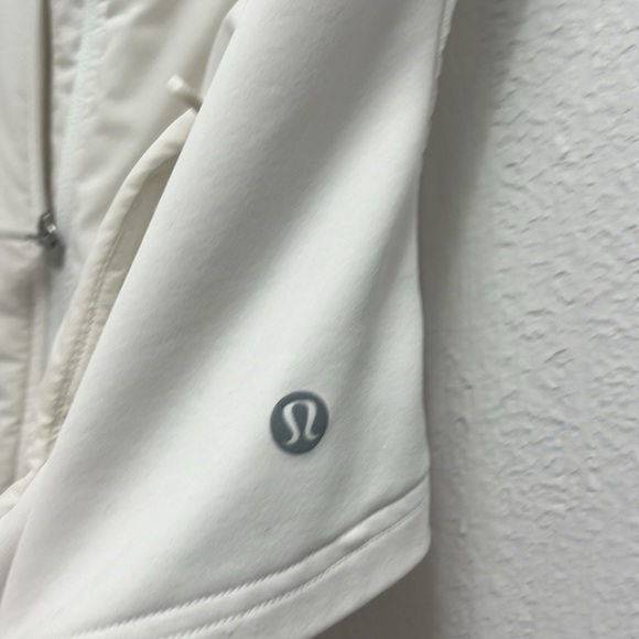 Lululemon white vest - Picture 4 of 4